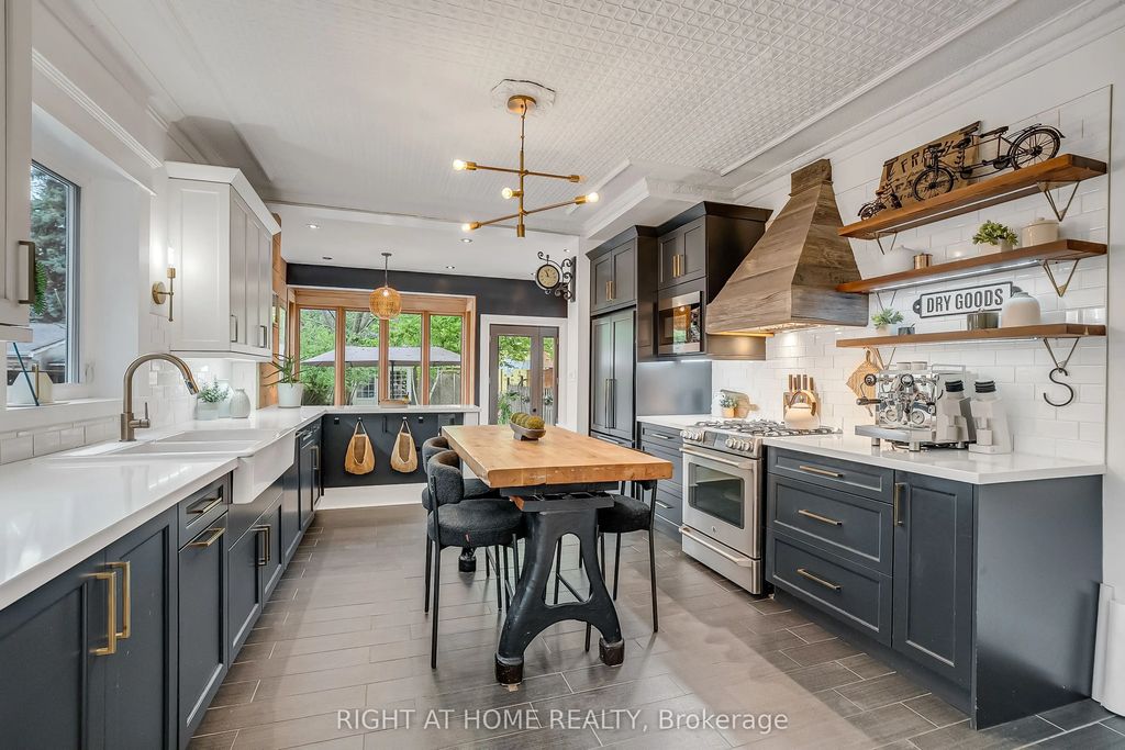 118 Lansdowne Avenue, Toronto W01