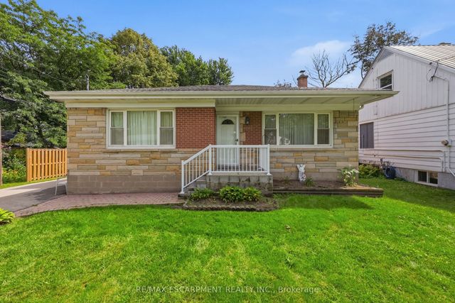 522 Enfield Road, Burlington