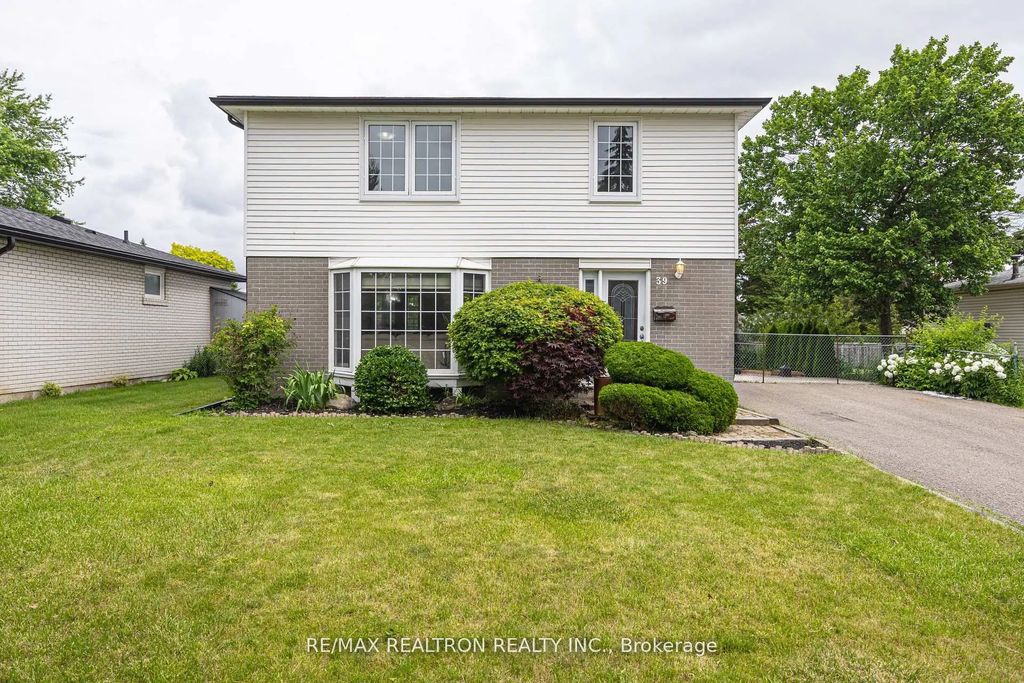 39 Deloraine Drive, Brampton