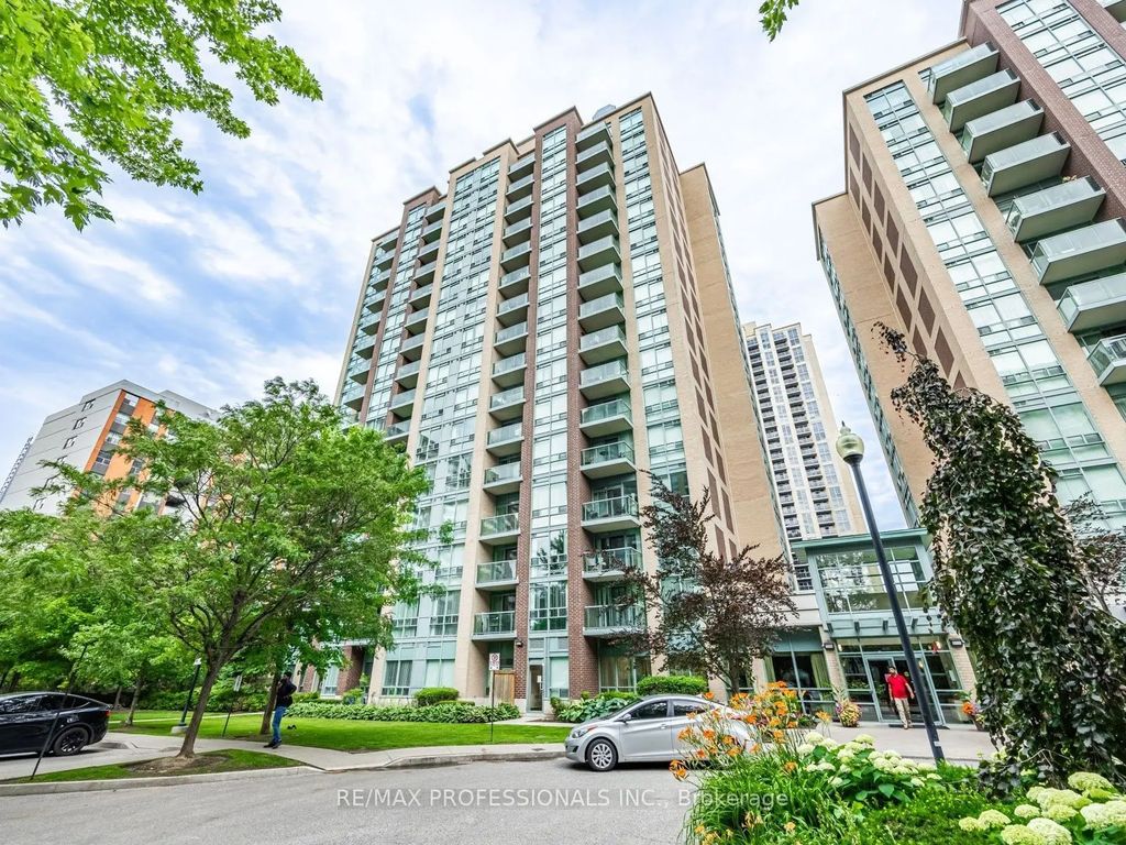 7 Michael Power Place 509, Toronto W08