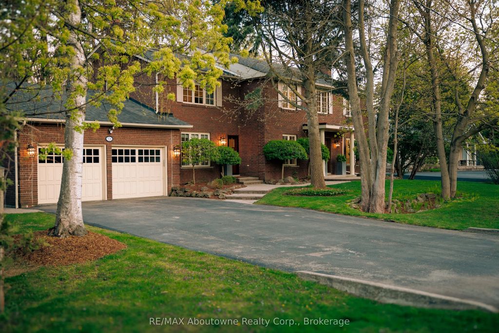 528 Michael Terrace, Oakville
