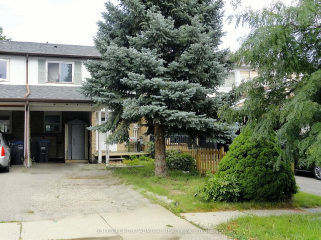 228 Royal Salisbury Way, Brampton
