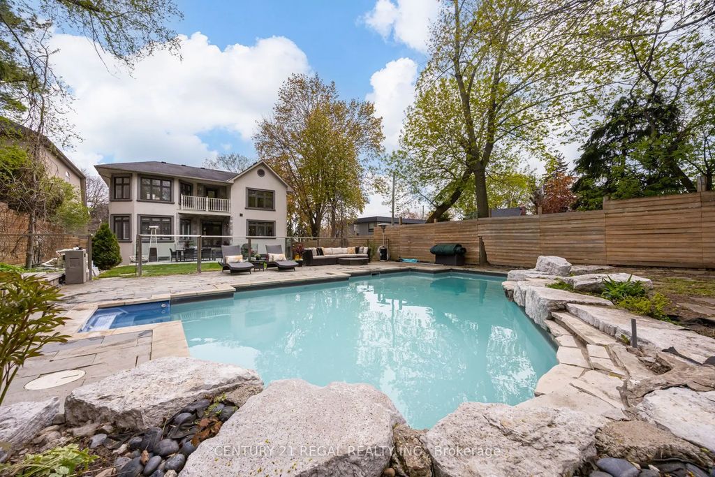 38 Mattice Road, Toronto W08