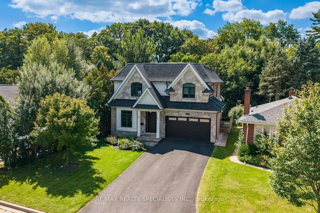 1534 Trotwood Avenue, Mississauga