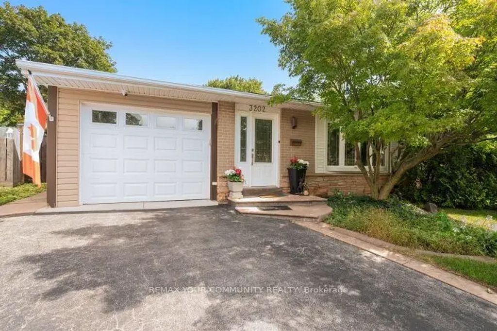 3202 Centennial Drive E, Burlington