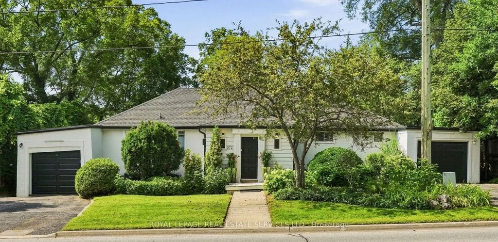 372 Trafalgar Road, Oakville