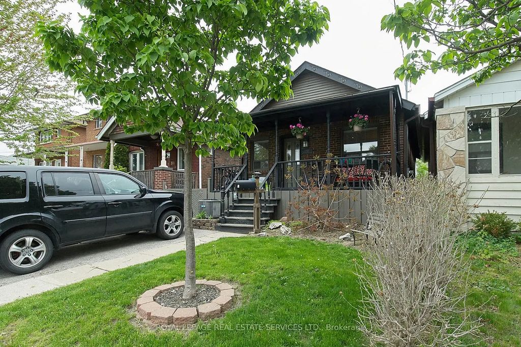 37 Seventeenth Street, Toronto W06