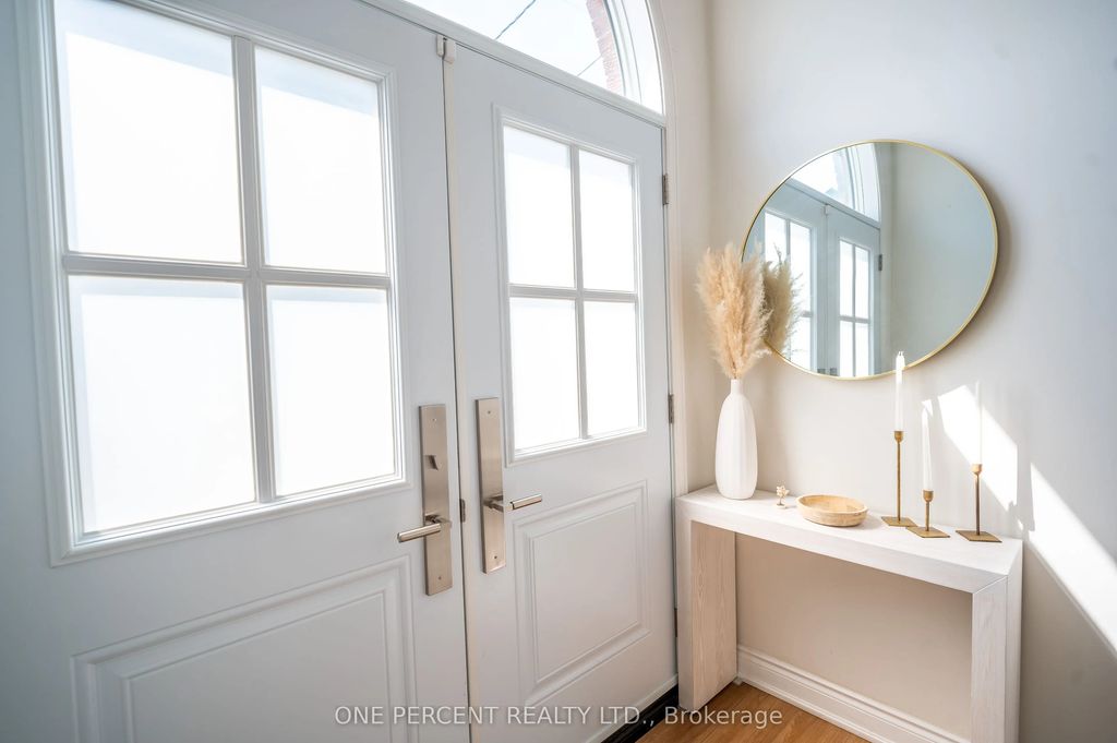 75 Plunkett Road, Toronto W05
