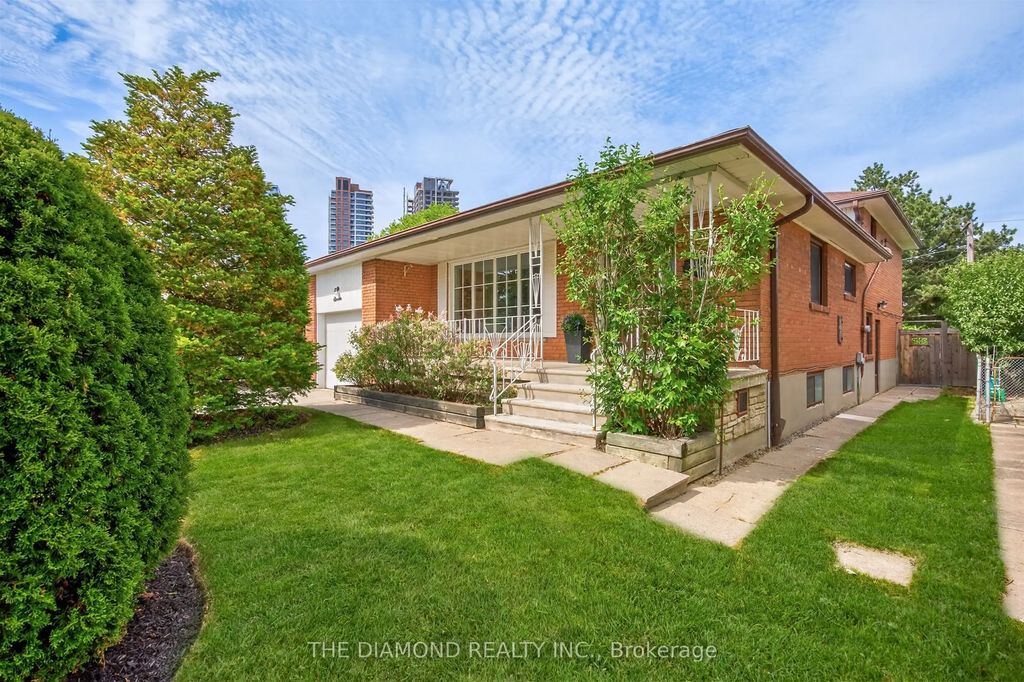 11 Swordbill Drive, Toronto W08