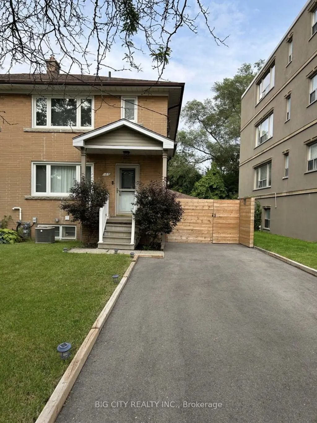 107 Brookhaven Drive Lower, Toronto W04
