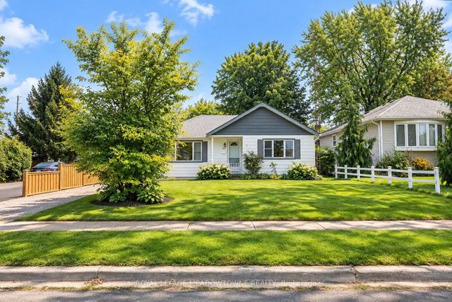 436 Broadway Avenue, Milton