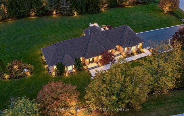 11045 Inglis Drive, Milton