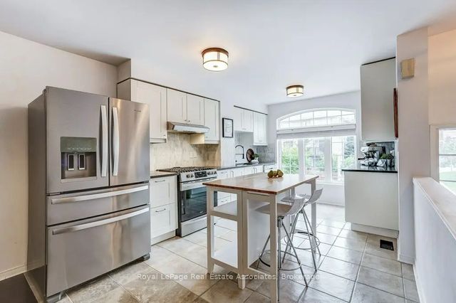 7222 Deanlee Court, Mississauga