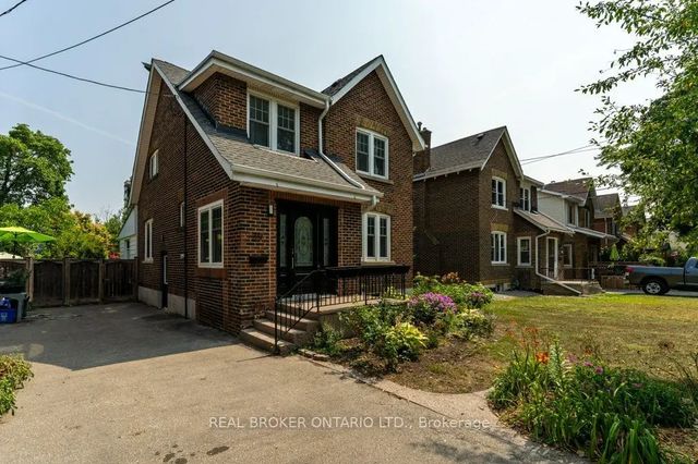 39 Court Street N, Milton