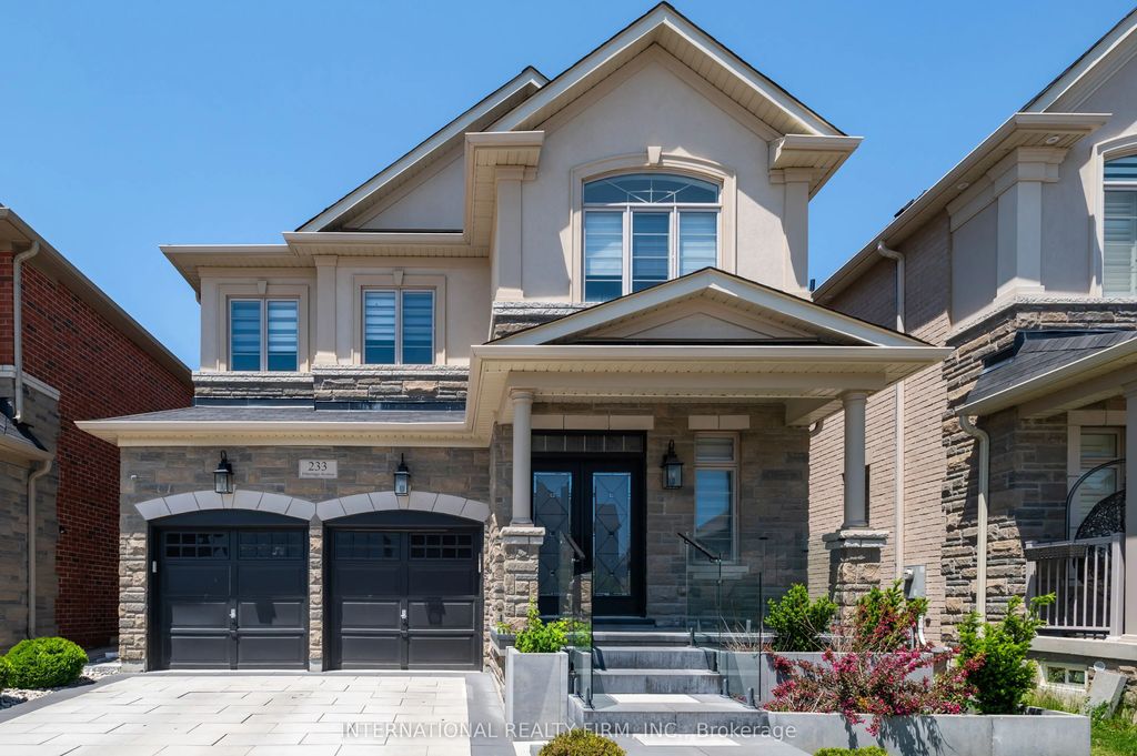 233 Etheridge Avenue, Milton