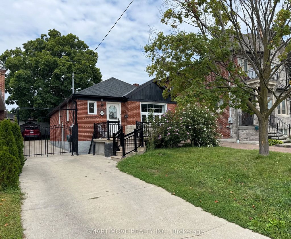 66 Beechborough Avenue, Toronto W04