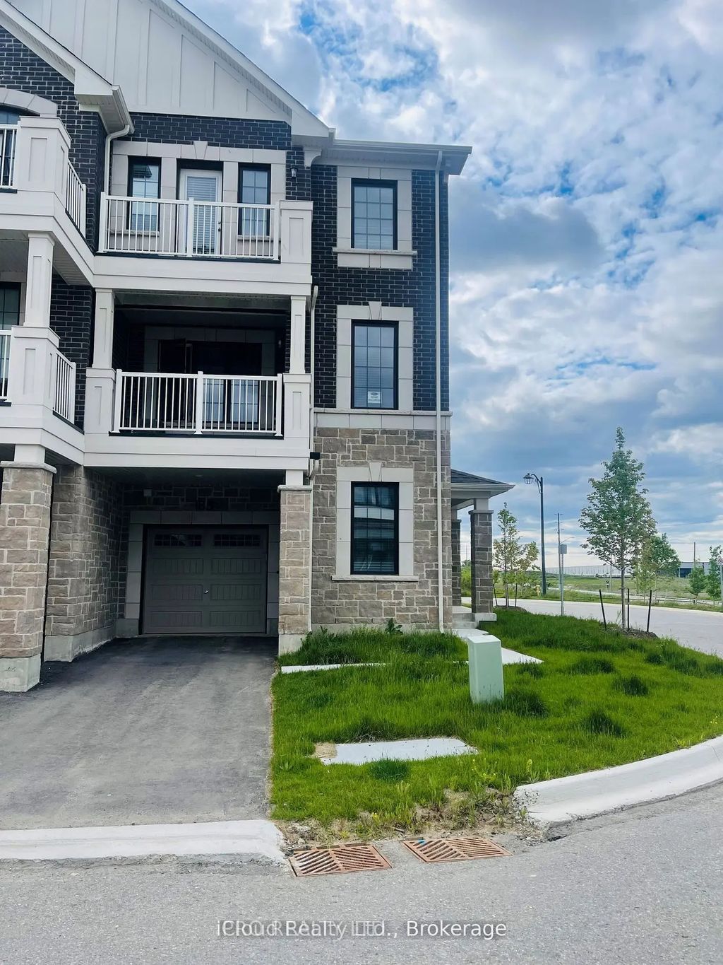 1853 Thames Circle, Milton