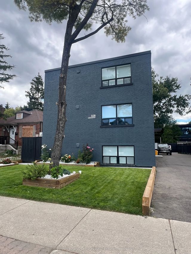 328 Lakeshore Road 2, Mississauga