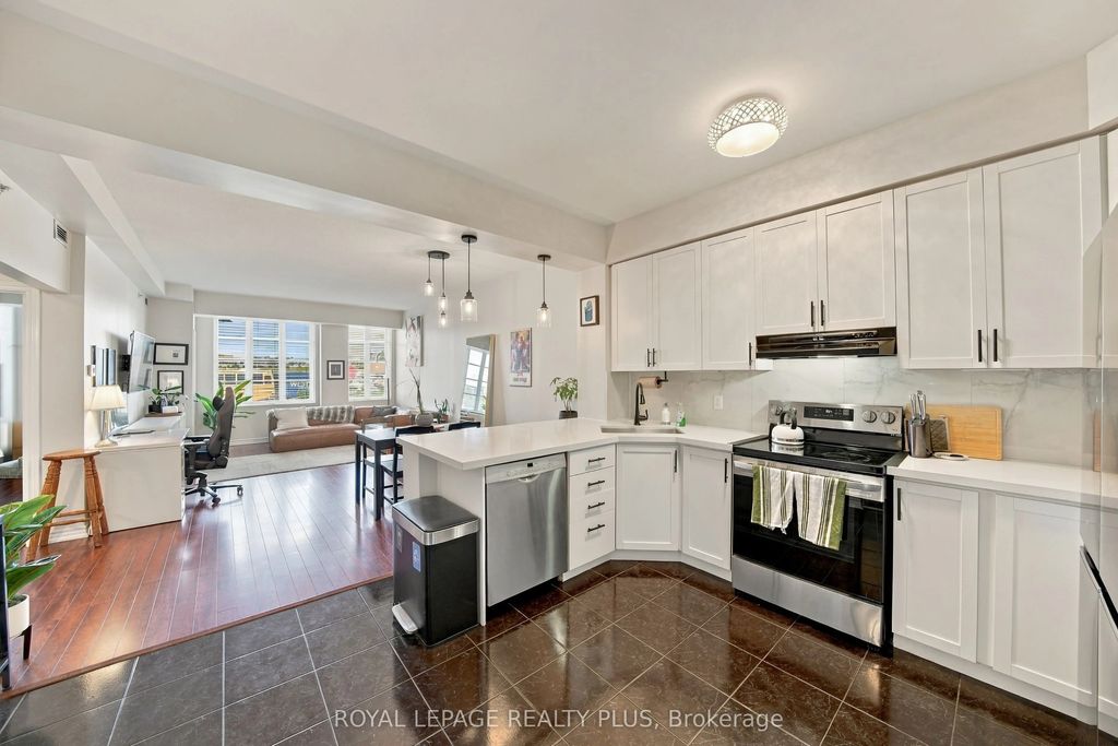 3531 Lake Shore Boulevard W 104, Toronto W06