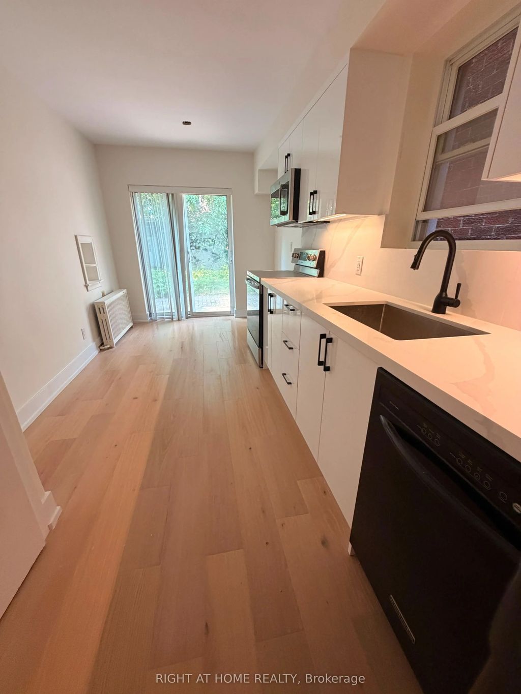 3384 Lake Shore Boulevard W 102, Toronto W06