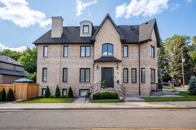 33 Thorndale Avenue, Toronto W08
