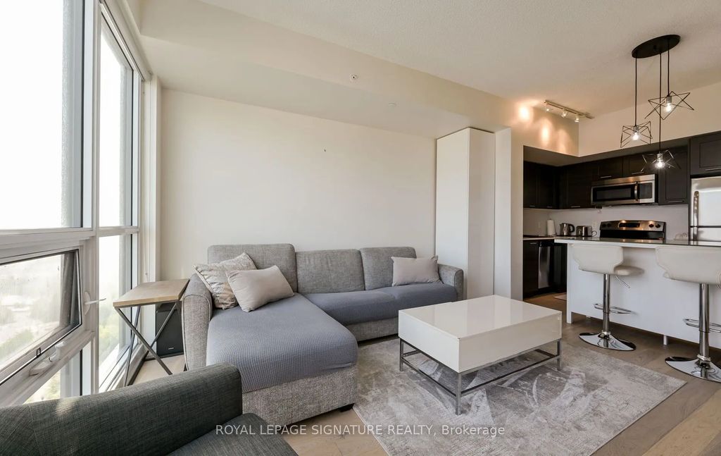 2212 Lake Shore Boulevard W 2209, Toronto W06