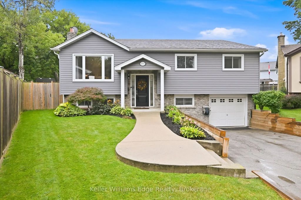 2372 Cayuga Court, Burlington