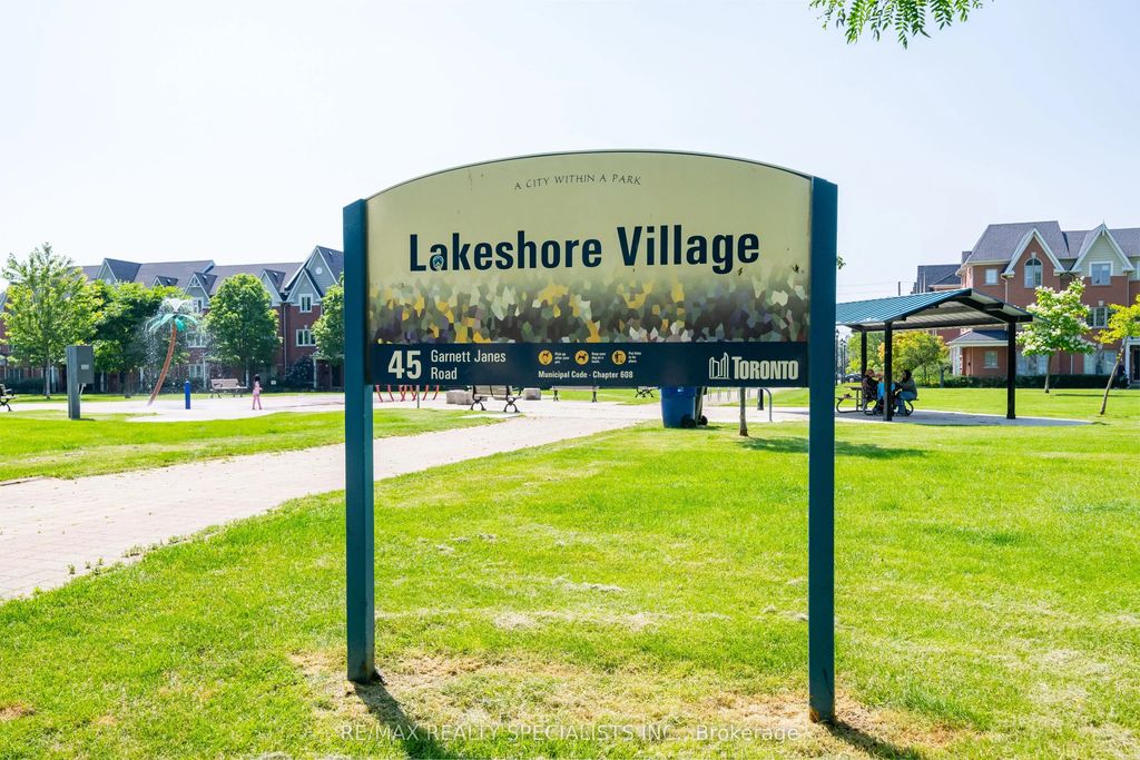 4 Elsinore Path 514, Toronto W06