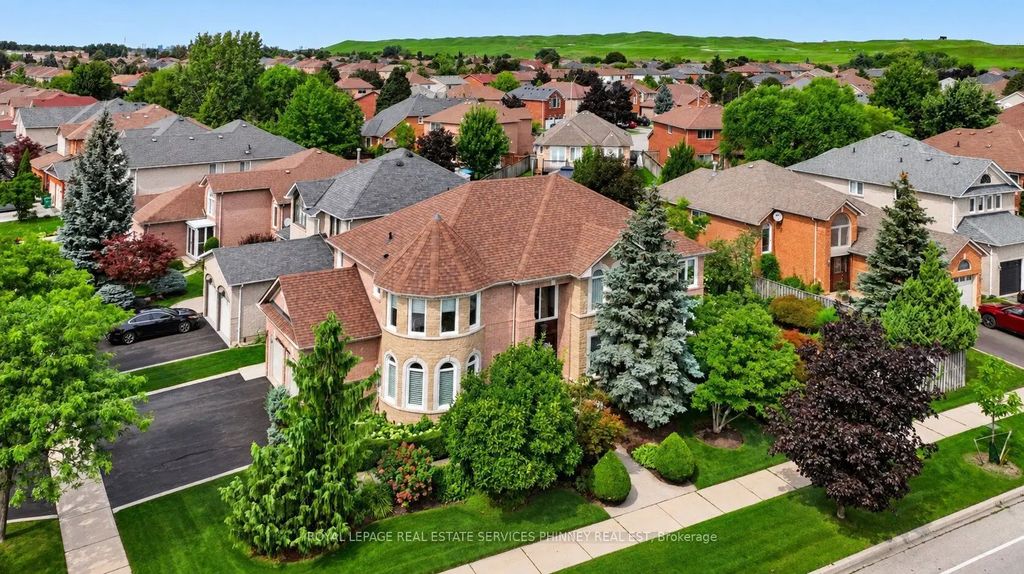 5563 Whitehorn Avenue, Mississauga