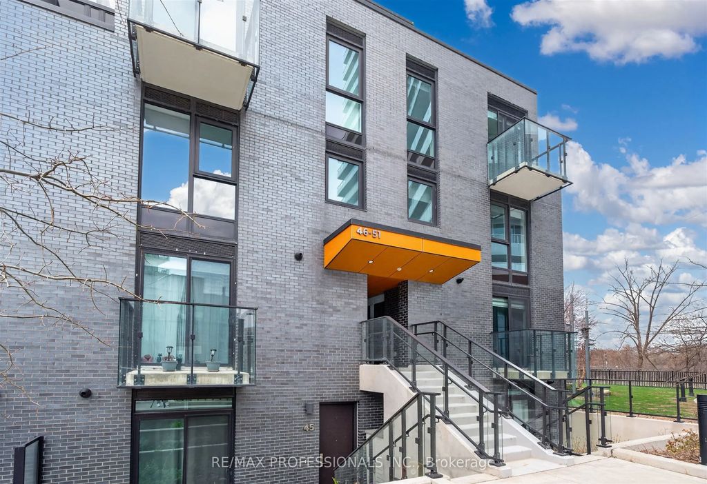 10 Brin Drive Th48, Toronto W08
