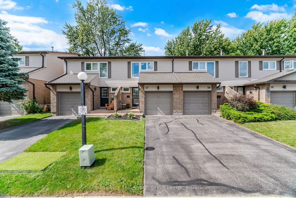 2411 Sovereign Street 17, Oakville