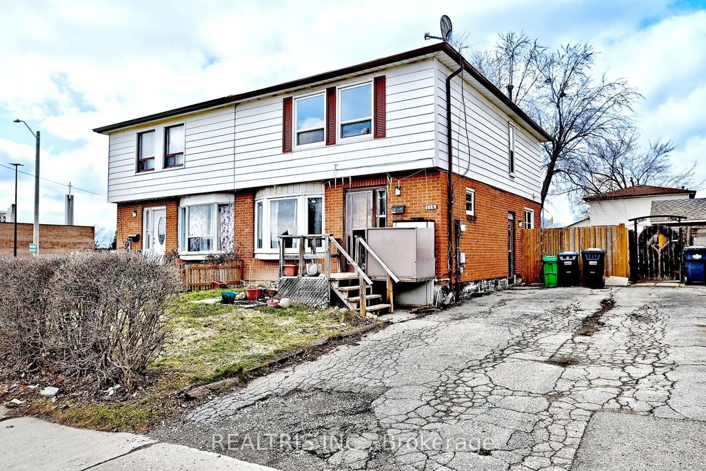 116 Sutherland Avenue, Brampton