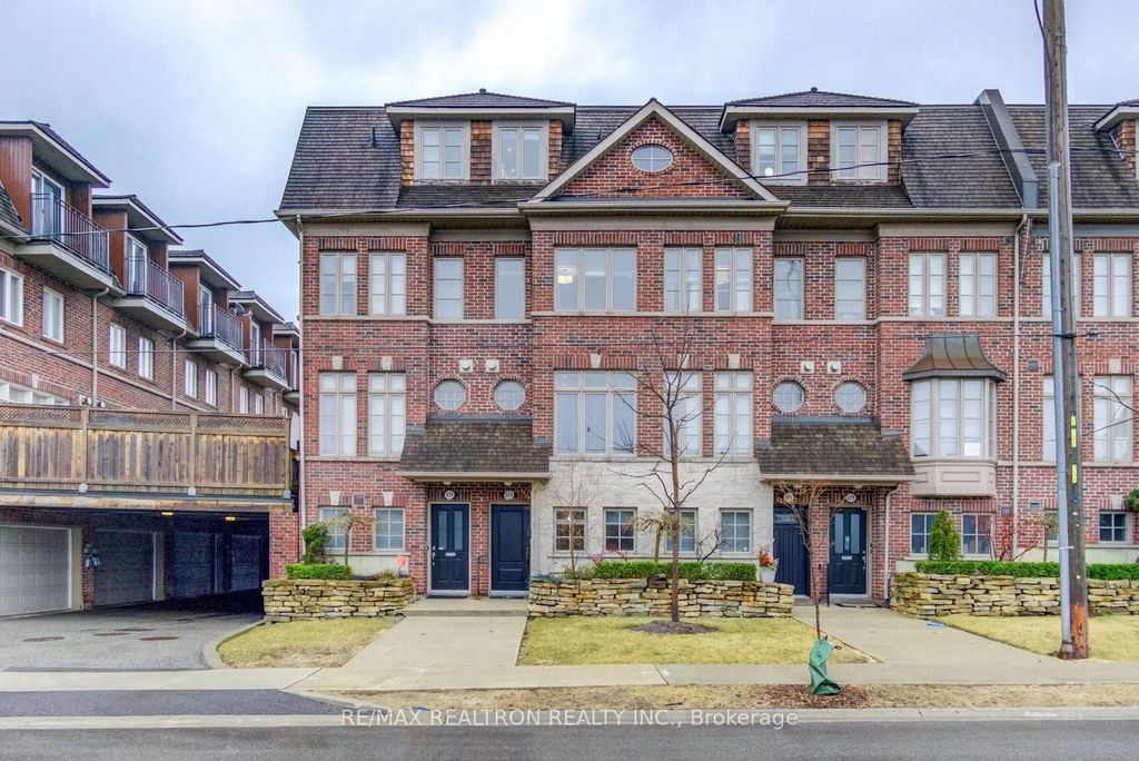 573 Oxford Street, Toronto W06