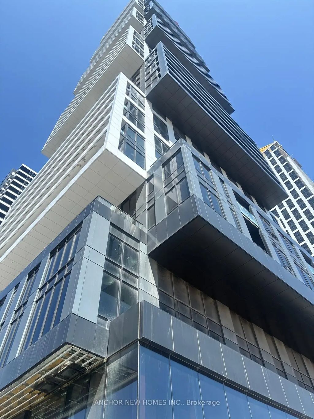 4015 The Exchange Street 1807, Mississauga