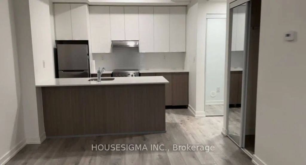140 Canon Jackson Drive 110, Toronto W04