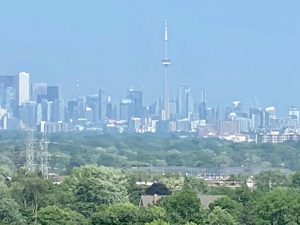 9 Valhalla Inn Road 1511, Toronto W08