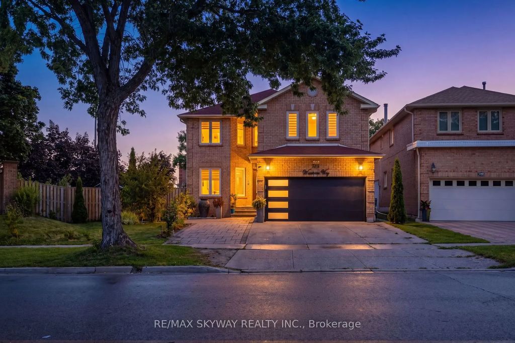 743 Winterton Way, Mississauga