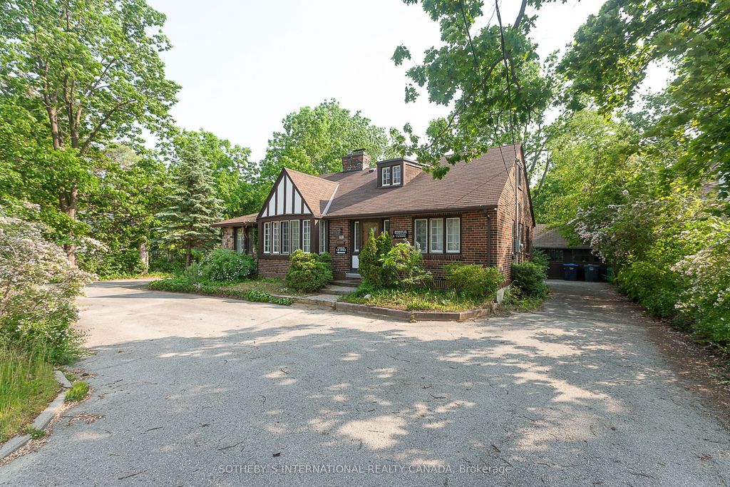 1462 Hurontario Street, Mississauga
