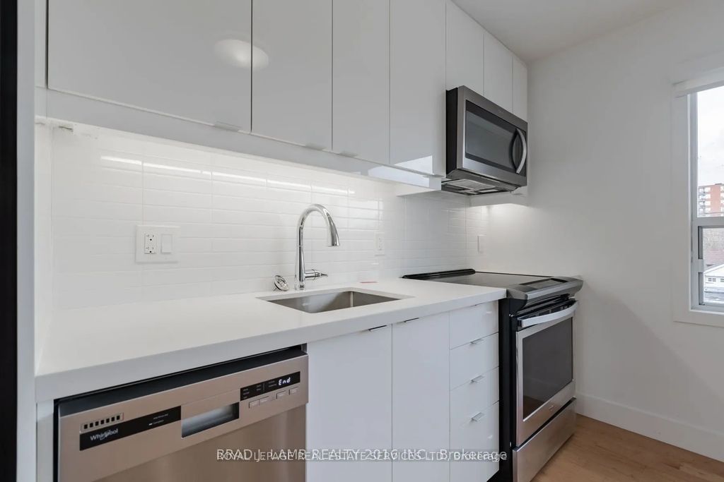 28a Third Street 3, Toronto W06