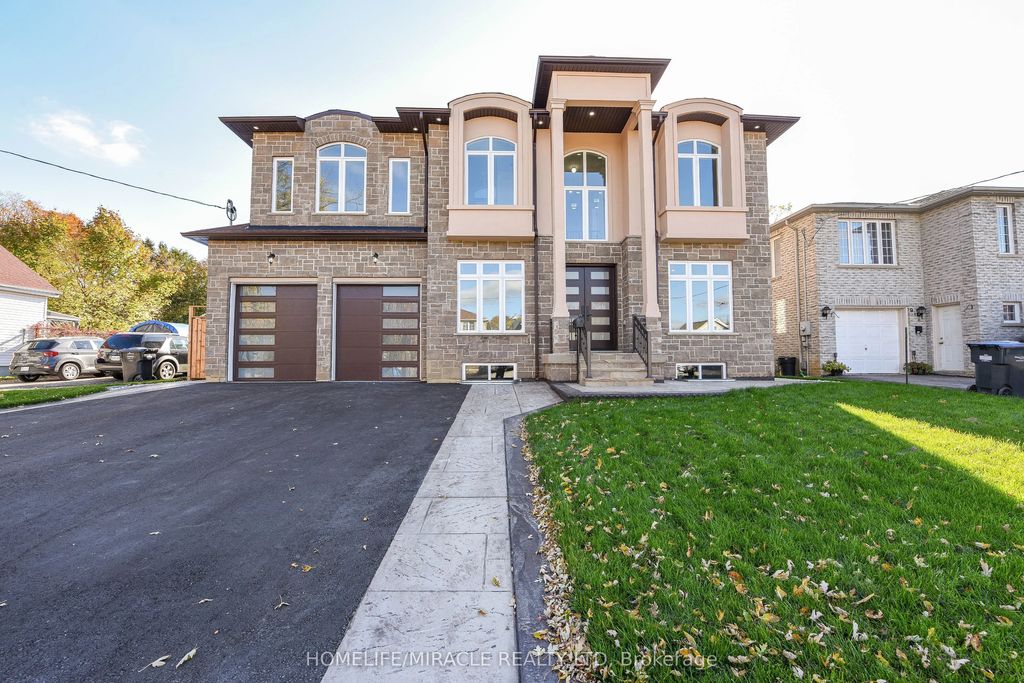 11 Hillcrest Avenue, Brampton
