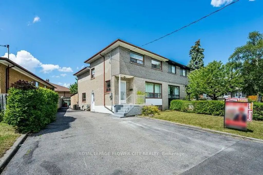 3 Clayhall Crescent, Toronto W05