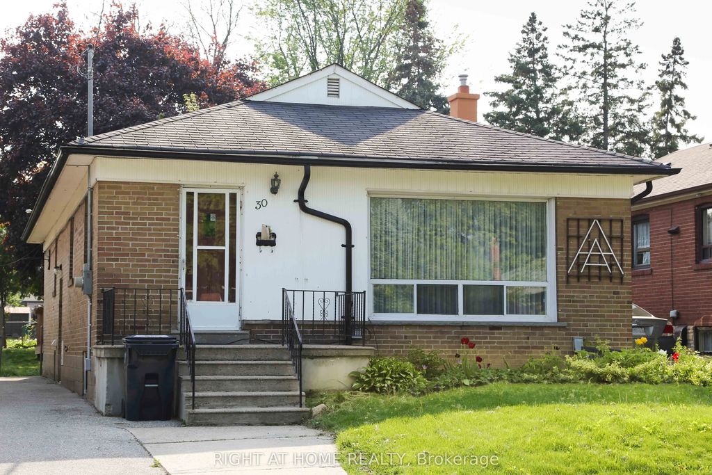 30 Northampton Drive, Toronto W08