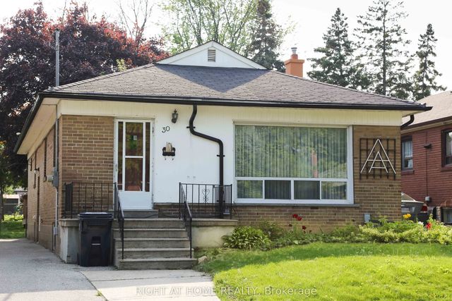 30 Northampton Drive, Toronto W08