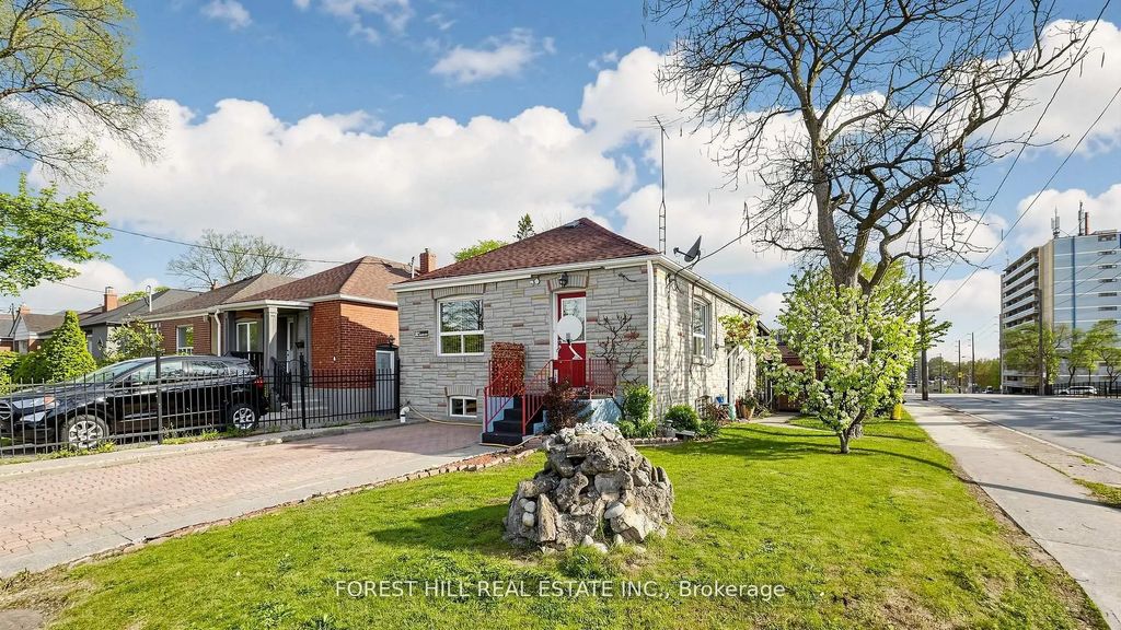 2 Ellins Avenue, Toronto W03