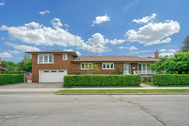 110 Harding Avenue, Toronto W04