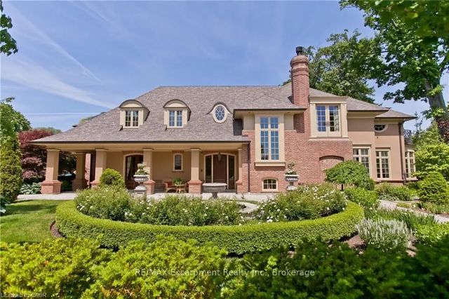 1081 Argyle Drive, Oakville