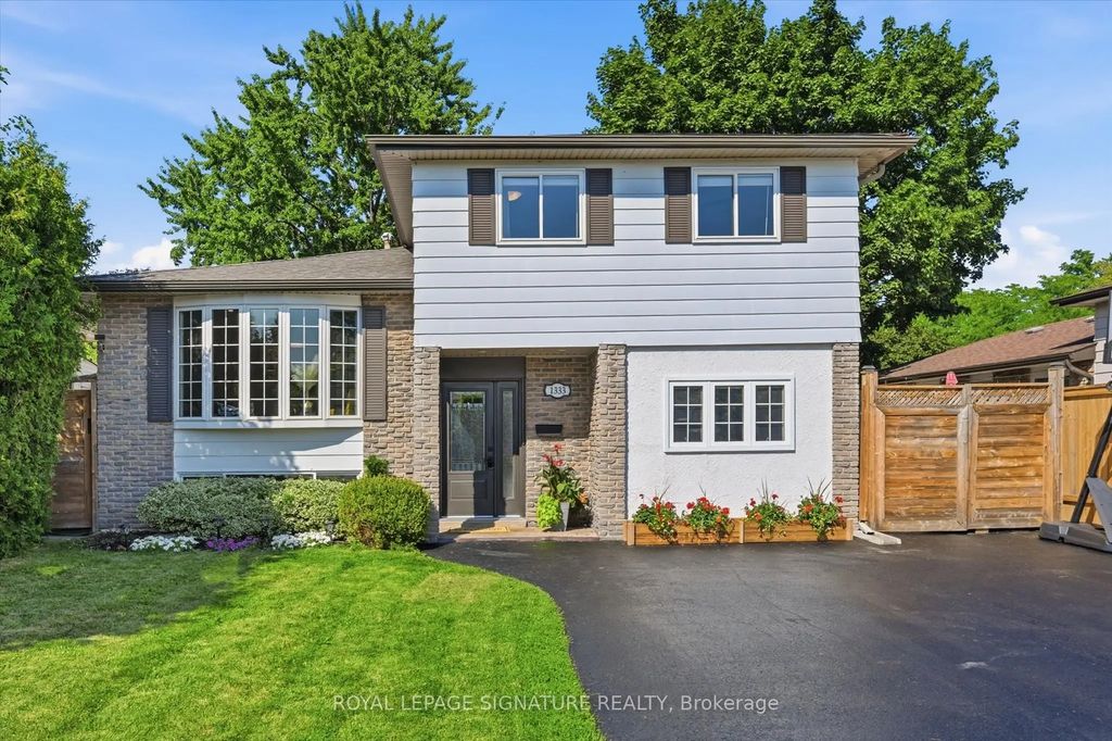 1333 Woodvale Place, Burlington