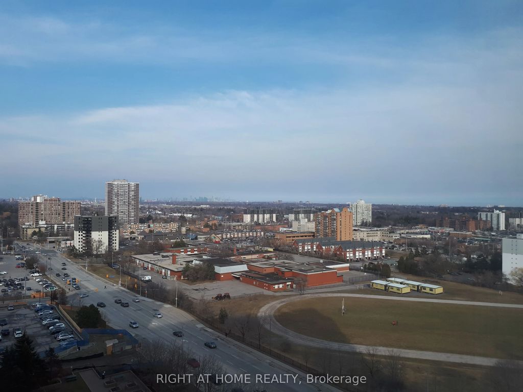 155 Hillcrest Avenue 816, Mississauga