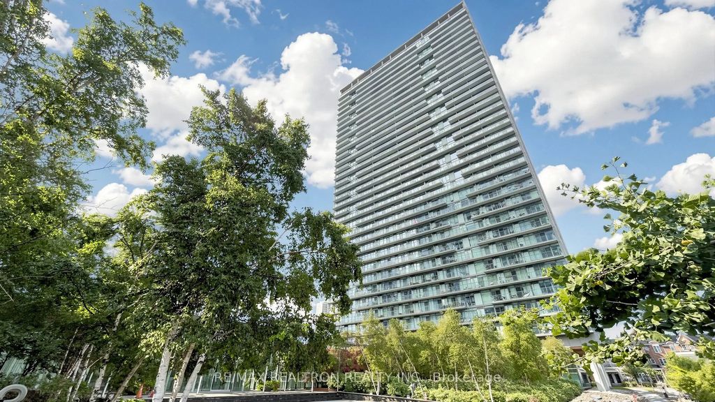 105 The Queensway Avenue 3301, Toronto W01