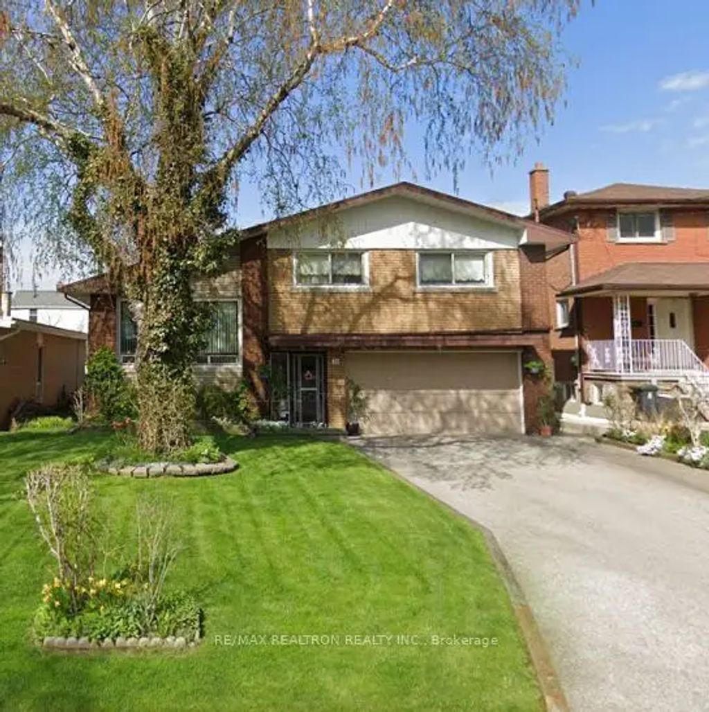 74 Lunness Road, Toronto W06